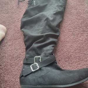 Above the knee black softwood 8.5 wide calf